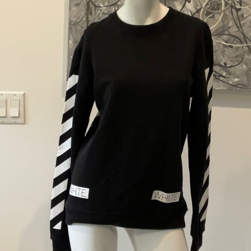 Worn once.  OFF WHITE SWEATSHIRT SIZE SMALL FABULOUS
